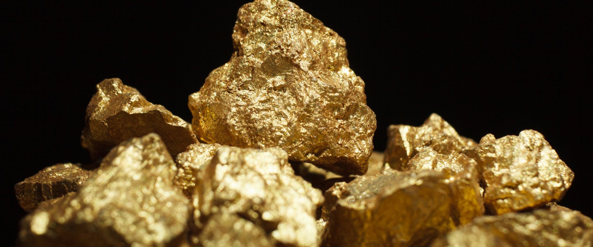 What is a Gold Mining Stock and How to Invest in It?